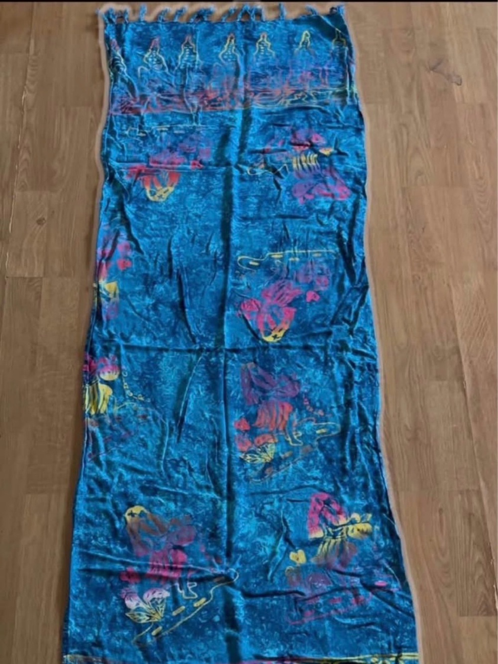 Vibrant sea turtle wrap